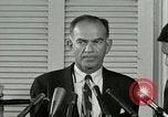 Immagine di William Fulbright United States USA, 1963, secondo 22 filmato di repertorio 65675069093