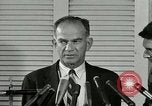 Immagine di William Fulbright United States USA, 1963, secondo 28 filmato di repertorio 65675069093
