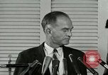 Immagine di William Fulbright United States USA, 1963, secondo 32 filmato di repertorio 65675069093