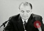 Immagine di Joseph Raymond McCarthy risponde a Truman New York United States USA, 1953, secondo 52 filmato di repertorio 65675069094