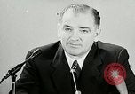 Immagine di Joseph Raymond McCarthy risponde a Truman New York United States USA, 1953, secondo 57 filmato di repertorio 65675069094