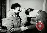 Standbild Prinz Bernhard Addis Abeba Äthiopien, 1953, aus Sekunde 28 historischem Filmmaterial Videoclip 65675069097