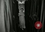 Standbild Sleeper Auto von Eisenbahn Zug United States USA, 1953, aus Sekunde 8 historischem Filmmaterial Videoclip 65675069099
