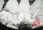 Standbild Sleeper Auto von Eisenbahn Zug United States USA, 1953, aus Sekunde 32 historischem Filmmaterial Videoclip 65675069099
