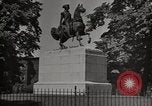 Immagine di Lavorare e giocare in Washington DC durante la Grande Depressione Washington DC USA, 1936, secondo 1 filmato di repertorio 65675069104