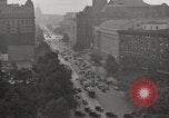 Immagine di Lavorare e giocare in Washington DC durante la Grande Depressione Washington DC USA, 1936, secondo 17 filmato di repertorio 65675069104