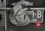 Immagine di Lavorare e giocare in Washington DC durante la Grande Depressione Washington DC USA, 1936, secondo 29 filmato di repertorio 65675069104