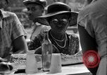 Immagine di Lavorare e giocare in Washington DC durante la Grande Depressione Washington DC USA, 1936, secondo 38 filmato di repertorio 65675069104