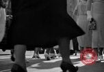 Immagine di Gli amanti dello shopping a Washington DC nel 1930s Washington DC USA, 1936, secondo 11 filmato di repertorio 65675069105