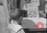 Immagine di Gli amanti dello shopping a Washington DC nel 1930s Washington DC USA, 1936, secondo 18 filmato di repertorio 65675069105
