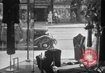 Immagine di Gli amanti dello shopping a Washington DC nel 1930s Washington DC USA, 1936, secondo 21 filmato di repertorio 65675069105