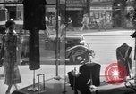 Immagine di Gli amanti dello shopping a Washington DC nel 1930s Washington DC USA, 1936, secondo 24 filmato di repertorio 65675069105