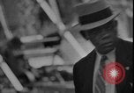 Immagine di Gli amanti dello shopping a Washington DC nel 1930s Washington DC USA, 1936, secondo 41 filmato di repertorio 65675069105
