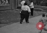 Immagine di Gli amanti dello shopping a Washington DC nel 1930s Washington DC USA, 1936, secondo 50 filmato di repertorio 65675069105