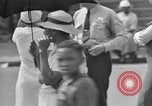 Immagine di Gli amanti dello shopping a Washington DC nel 1930s Washington DC USA, 1936, secondo 53 filmato di repertorio 65675069105