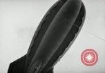 Standbild barrage Balloons North Carolina United States USA, 1941, aus Sekunde 34 historischem Filmmaterial Videoclip 65675069168