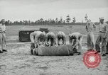 Standbild barrage Balloons North Carolina United States USA, 1941, aus Sekunde 45 historischem Filmmaterial Videoclip 65675069168