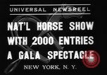 Standbild National Horse Show New York United States USA, 1937, aus Sekunde 5 historischem Filmmaterial Videoclip 65675069214