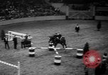 Standbild National Horse Show New York United States USA, 1937, aus Sekunde 28 historischem Filmmaterial Videoclip 65675069214