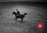 Standbild National Horse Show New York United States USA, 1937, aus Sekunde 33 historischem Filmmaterial Videoclip 65675069214