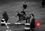 Standbild National Horse Show New York United States USA, 1937, aus Sekunde 42 historischem Filmmaterial Videoclip 65675069214