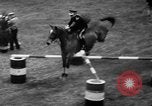 Standbild National Horse Show New York United States USA, 1937, aus Sekunde 43 historischem Filmmaterial Videoclip 65675069214