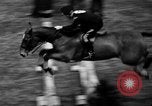 Standbild National Horse Show New York United States USA, 1937, aus Sekunde 47 historischem Filmmaterial Videoclip 65675069214
