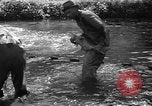 Standbild Lachs Tanner Creek Oregon USA, 1937, aus Sekunde 32 historischem Filmmaterial Videoclip 65675069215