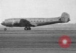Immagine di Douglas DC-4 Santa Monica California USA, 1938, secondo 50 filmato di repertorio 65675069230