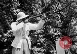 Standbild Joe Louis schießen und Boxen Pompton Lakes New Jersey USA, 1938, aus Sekunde 8 historischem Filmmaterial Videoclip 65675069238