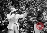 Standbild Joe Louis schießen und Boxen Pompton Lakes New Jersey USA, 1938, aus Sekunde 9 historischem Filmmaterial Videoclip 65675069238