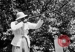 Standbild Joe Louis schießen und Boxen Pompton Lakes New Jersey USA, 1938, aus Sekunde 10 historischem Filmmaterial Videoclip 65675069238