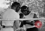 Standbild Joe Louis schießen und Boxen Pompton Lakes New Jersey USA, 1938, aus Sekunde 29 historischem Filmmaterial Videoclip 65675069238