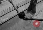Standbild Olympischen Taucher Los Angeles California USA, 1938, aus Sekunde 12 historischem Filmmaterial Videoclip 65675069239