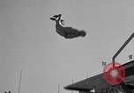 Standbild Olympischen Taucher Los Angeles California USA, 1938, aus Sekunde 24 historischem Filmmaterial Videoclip 65675069239