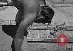 Standbild Olympischen Taucher Los Angeles California USA, 1938, aus Sekunde 27 historischem Filmmaterial Videoclip 65675069239