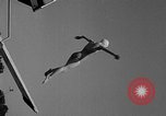 Standbild Olympischen Taucher Los Angeles California USA, 1938, aus Sekunde 33 historischem Filmmaterial Videoclip 65675069239