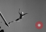 Standbild Olympischen Taucher Los Angeles California USA, 1938, aus Sekunde 34 historischem Filmmaterial Videoclip 65675069239