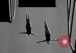 Standbild Olympischen Taucher Los Angeles California USA, 1938, aus Sekunde 45 historischem Filmmaterial Videoclip 65675069239