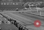 Standbild Krieg Admiral Aqueduct New York USA, 1938, aus Sekunde 37 historischem Filmmaterial Videoclip 65675069240