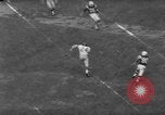 Standbild American-Football-Spiel Baltimore Maryland USA, 1963, aus Sekunde 58 historischem Filmmaterial Videoclip 65675069243
