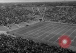 Standbild American Football Match United States USA, 1961, aus Sekunde 11 historischem Filmmaterial Videoclip 65675069259