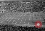 Standbild American Football Match United States USA, 1961, aus Sekunde 13 historischem Filmmaterial Videoclip 65675069259