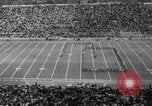 Standbild American Football Match United States USA, 1961, aus Sekunde 14 historischem Filmmaterial Videoclip 65675069259