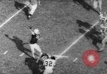 Standbild American Football Match United States USA, 1961, aus Sekunde 21 historischem Filmmaterial Videoclip 65675069259