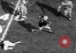Standbild American Football Match United States USA, 1961, aus Sekunde 24 historischem Filmmaterial Videoclip 65675069259