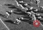 Standbild American Football Match United States USA, 1961, aus Sekunde 28 historischem Filmmaterial Videoclip 65675069259