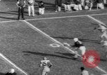 Standbild American Football Match United States USA, 1961, aus Sekunde 32 historischem Filmmaterial Videoclip 65675069259