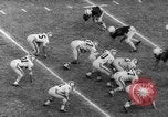 Standbild American Football Match United States USA, 1961, aus Sekunde 41 historischem Filmmaterial Videoclip 65675069259