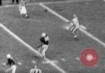 Standbild American Football Match United States USA, 1961, aus Sekunde 44 historischem Filmmaterial Videoclip 65675069259